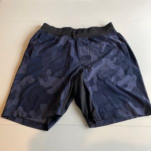 Men’s Lululemon medium shorts